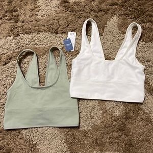 2 hollister reversible crop tanks